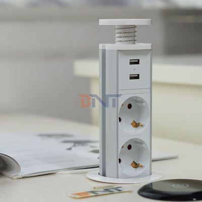 IP44 6cm Color blanco toma de corriente de la torre vertical de la cocina con carga USB