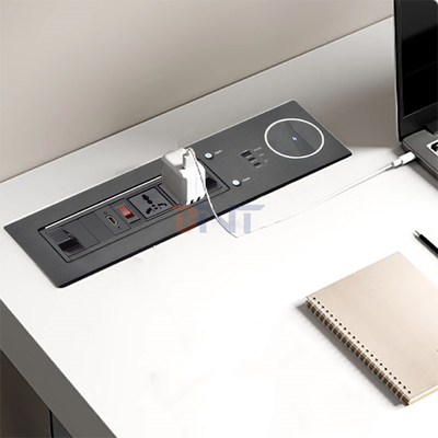 2 Enchufe de mesa de carga rápida universal de 65 W IP44 Nivel 10A Corriente nominal 2 tomas de corriente alterna Estándar de enchufe de la UE para uso de oficina