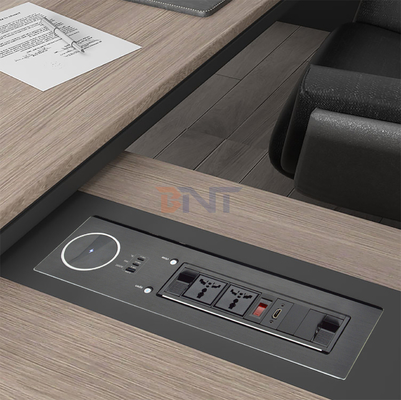 2 Enchufe de mesa de carga rápida universal de 65 W IP44 Nivel 10A Corriente nominal 2 tomas de corriente alterna Estándar de enchufe de la UE para uso de oficina