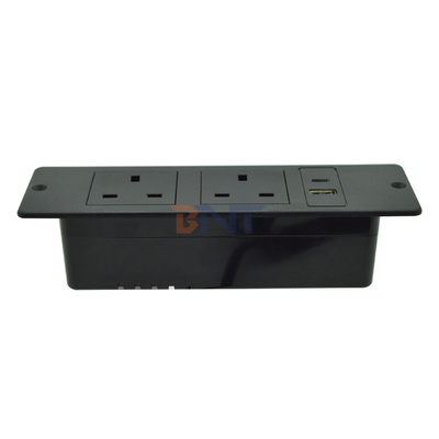 Enchufe de corriente al aire acondicionado de plástico con 2 tomas 1 USB y 1 puerto tipo C 16A de corriente nominal