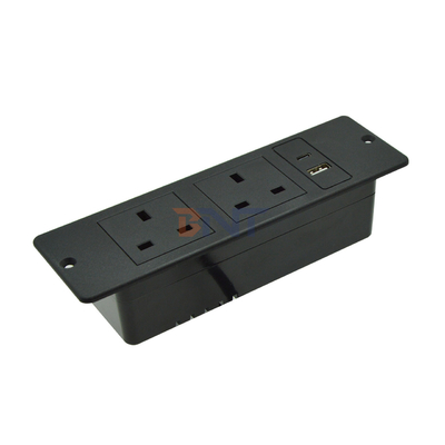 Enchufe de corriente al aire acondicionado de plástico con 2 tomas 1 USB y 1 puerto tipo C 16A de corriente nominal