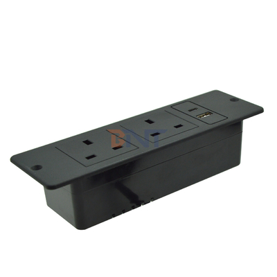 Enchufe de corriente al aire acondicionado de plástico con 2 tomas 1 USB y 1 puerto tipo C 16A de corriente nominal