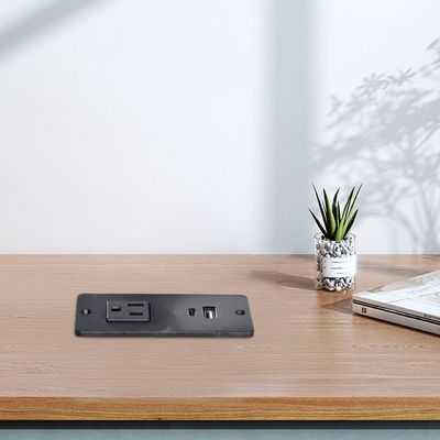 Mesa de enchufe de sofá de plástico con 1 toma de corriente estándar de EE. UU. y puerto USB A+C
