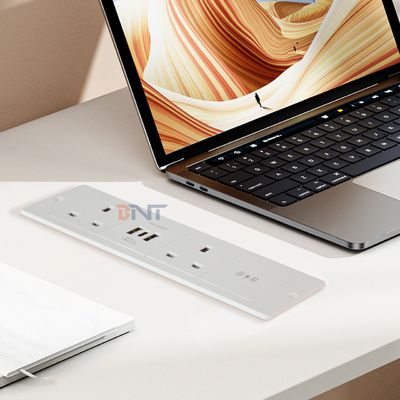 Enchufes multifuncionales de escritorio con enchufe eléctrico 2AC y enchufes de carga USB A + C