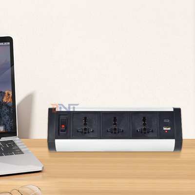 Diseño de clip adhesivo Enchufe de mesa con abrazadera 3 enchufes de CA Salidas USB A+C Regleta de alimentación con abrazadera de escritorio