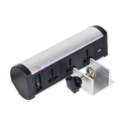 Diseño de clip adhesivo Enchufe de mesa con abrazadera 3 enchufes de CA Salidas USB A+C Regleta de alimentación con abrazadera de escritorio