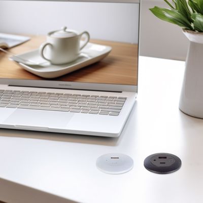 Toma de corriente de mesa empotrada de plástico con puertos de carga USB A+C